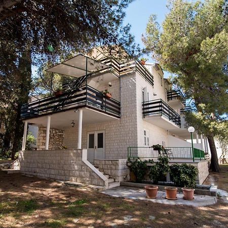 Apartments Pinija Супетар Екстериор снимка