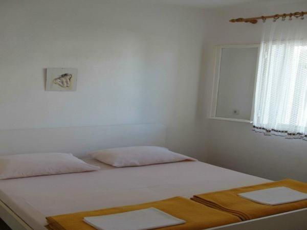 Apartments Pinija Супетар Екстериор снимка