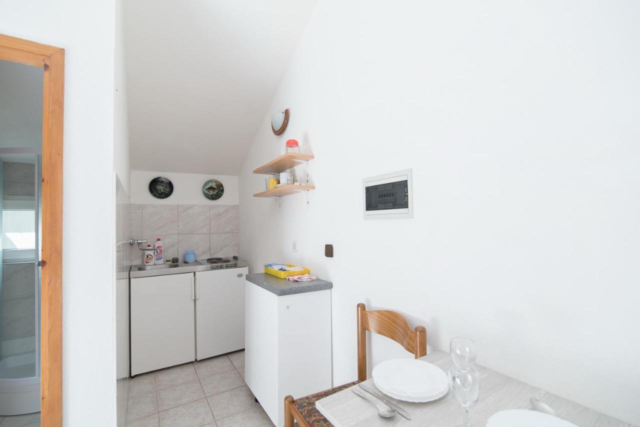 Apartments Pinija Супетар Екстериор снимка