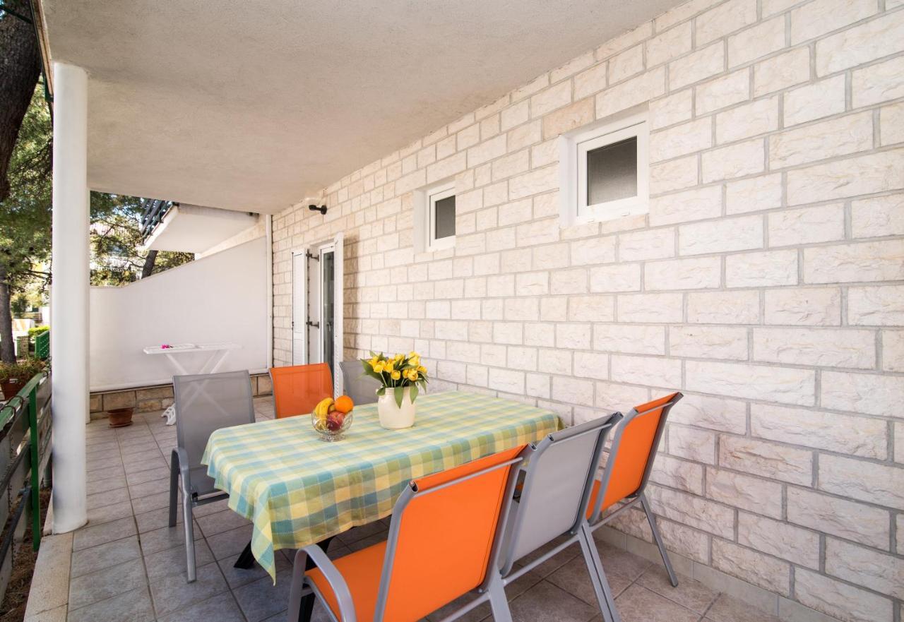 Apartments Pinija Супетар Екстериор снимка