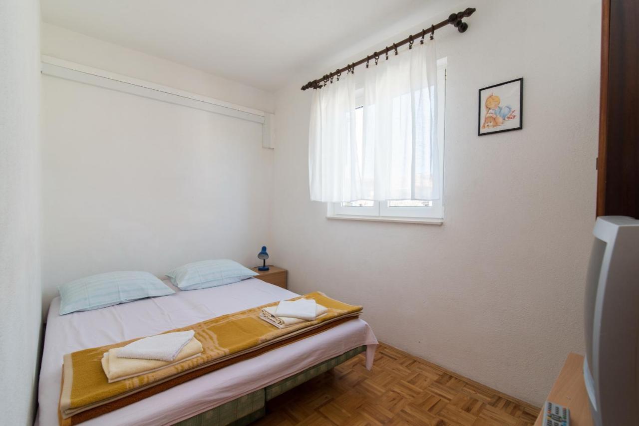 Apartments Pinija Супетар Екстериор снимка