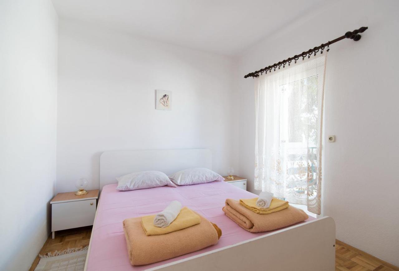 Apartments Pinija Супетар Екстериор снимка