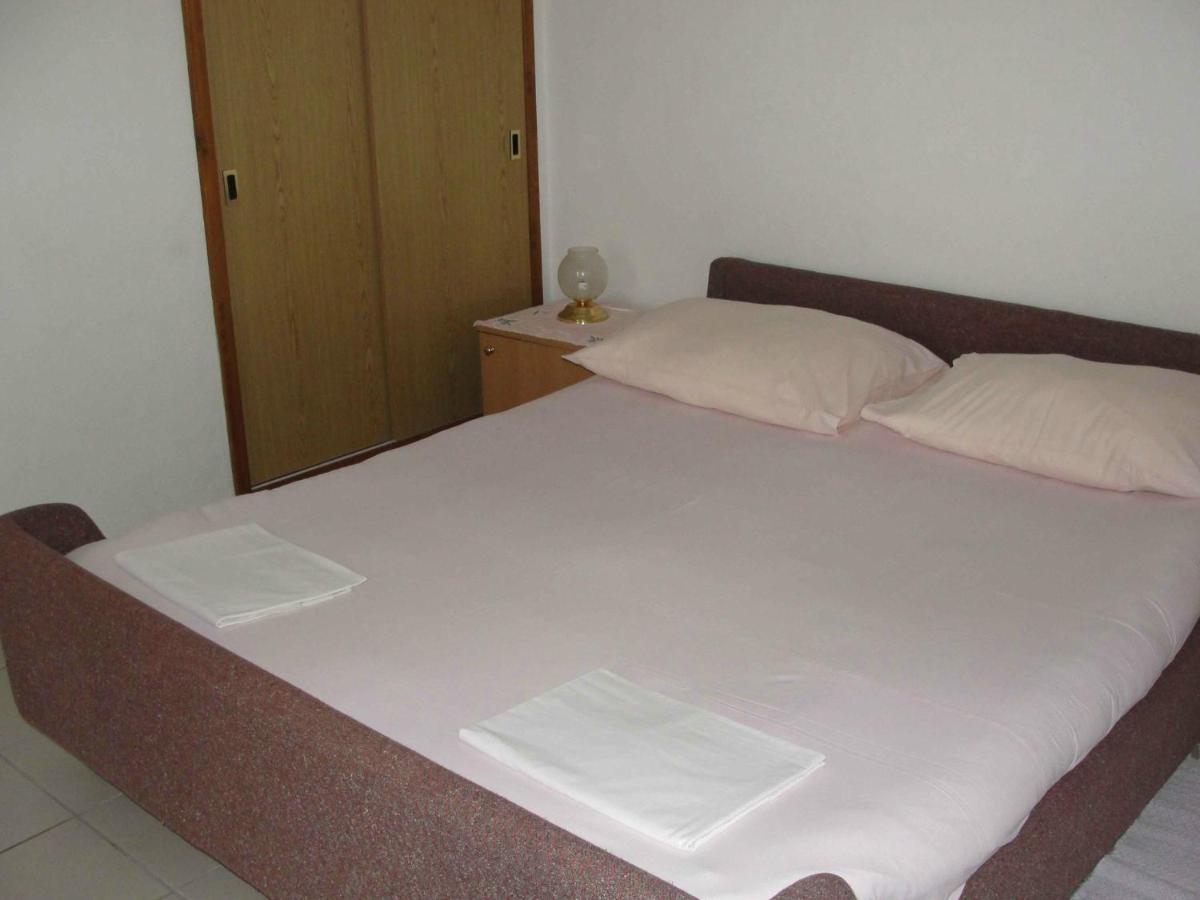 Apartments Pinija Супетар Екстериор снимка