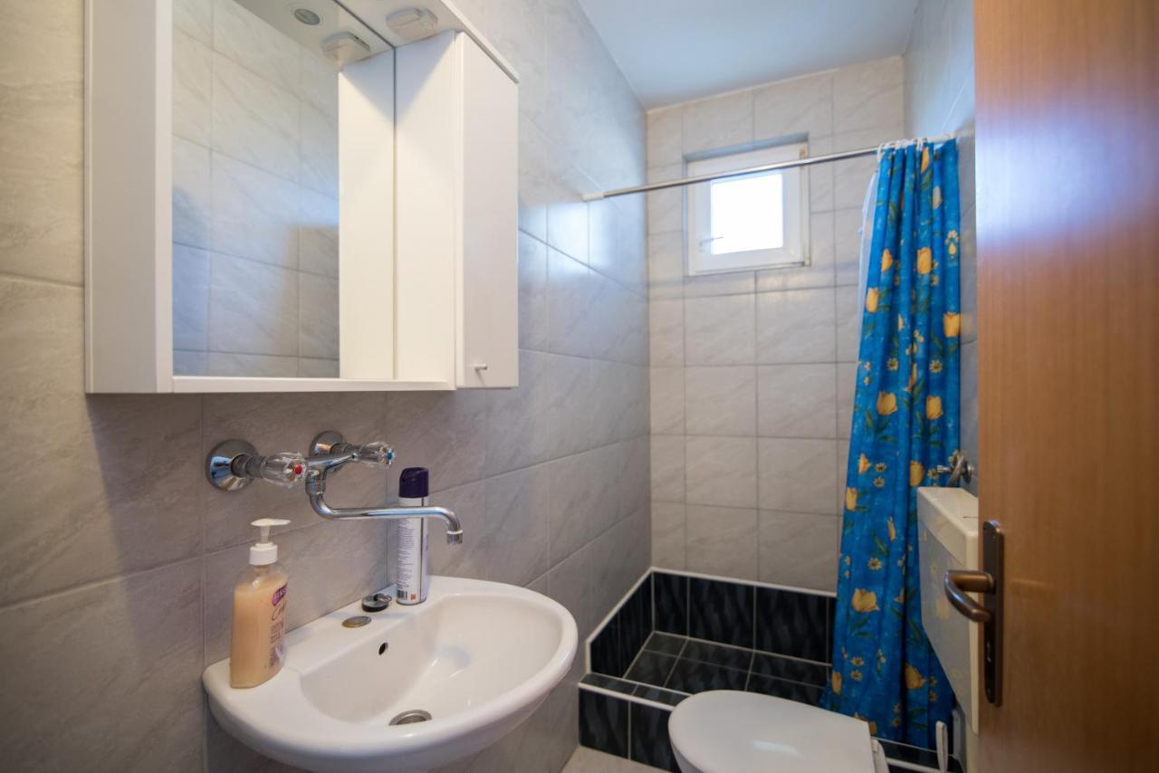 Apartments Pinija Супетар Екстериор снимка