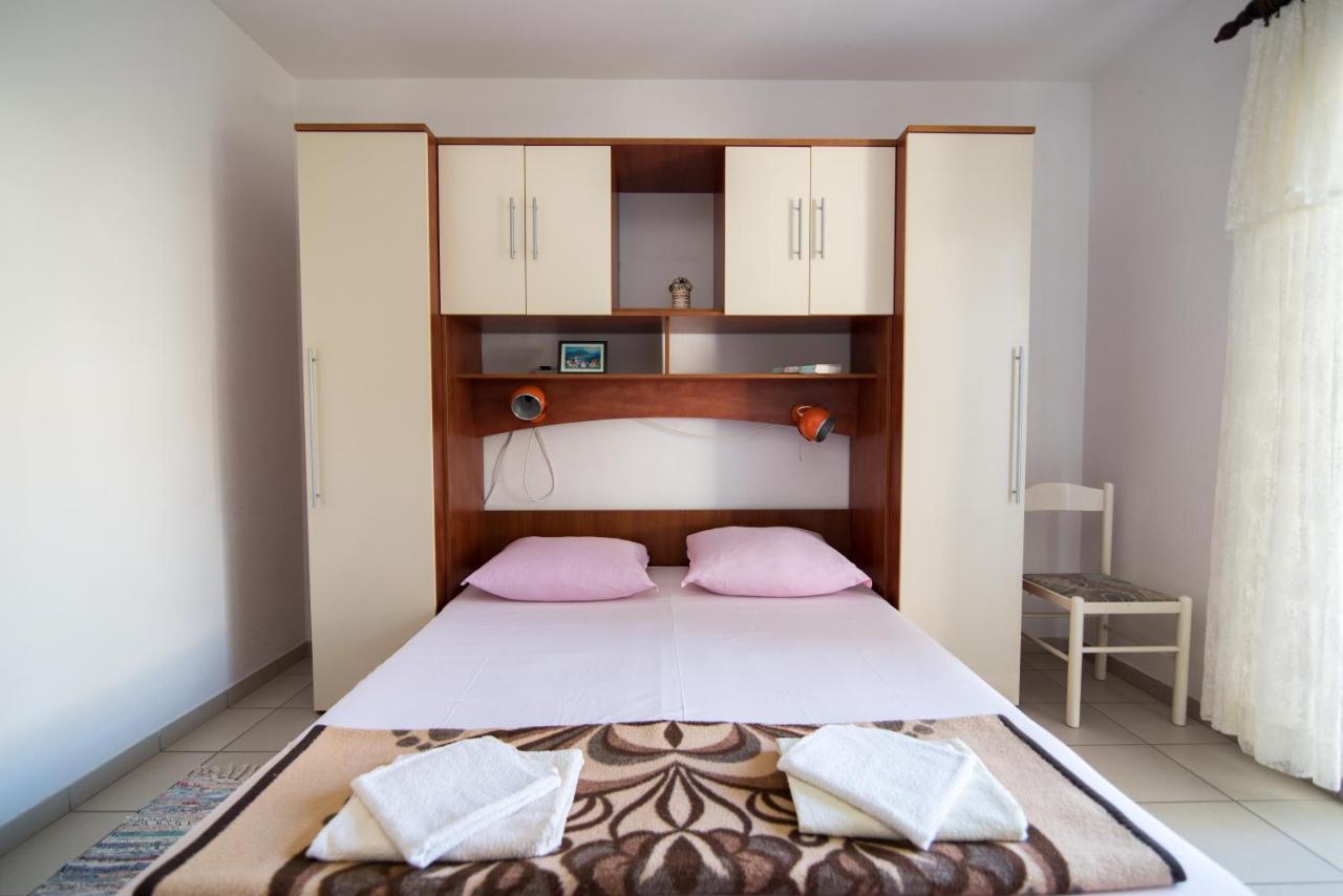Apartments Pinija Супетар Екстериор снимка
