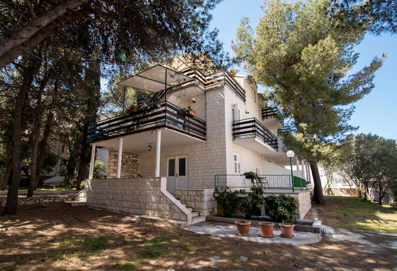 Apartments Pinija Супетар Екстериор снимка